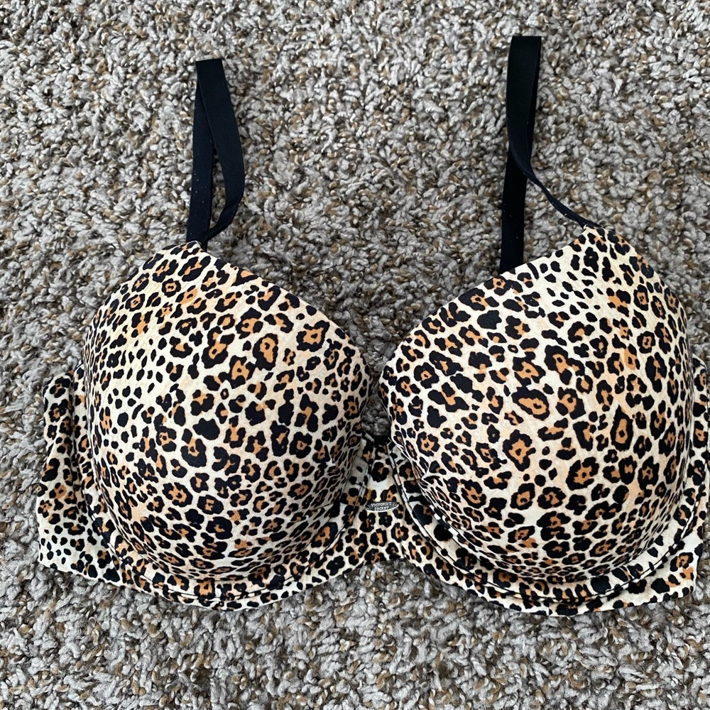 Victoria’s Secret Lined Demi 32DD